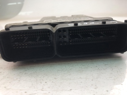 Škoda 03L906018DB; 0281016589 / 03L906018DB, 0281016589 YETI (5L) 2012 Control unit for engine