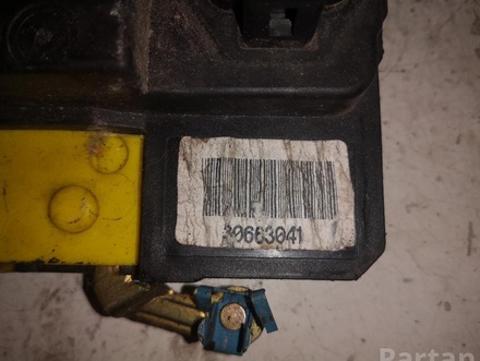 Volvo 30663041 V70 II (SW) 2003 Door Lock Left Front