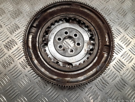 Škoda 04C105266D FABIA III (NJ3) 2017 Flywheel