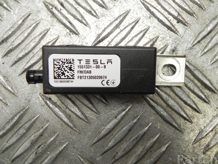 Tesla 1551331-00-B / 155133100B Model Y 2022 Amplificador de antena