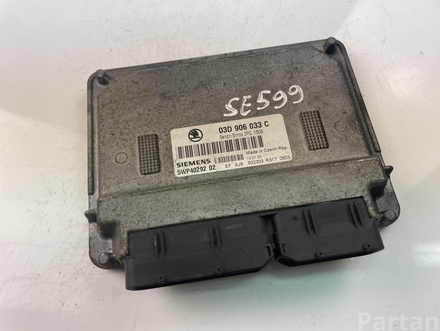 Škoda 03D906033C FABIA I (6Y2) 2007 Control unit for engine