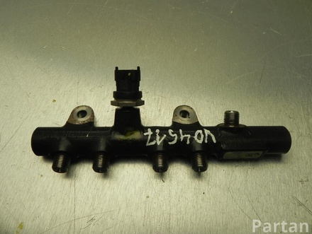 Dacia H8201157327 , 175215346R / H8201157327, 175215346R SANDERO II 2014 Fuel rail