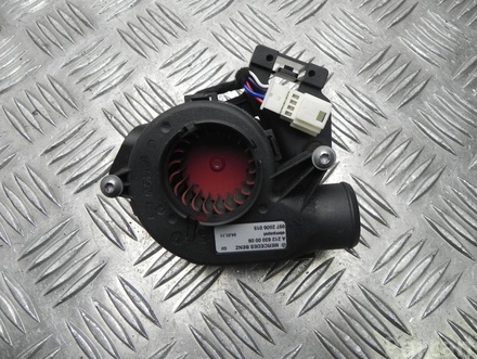 Mercedes-Benz A 212 830 00 08 / A2128300008 CLS (C218) 2012 Ventilador de habitáculo