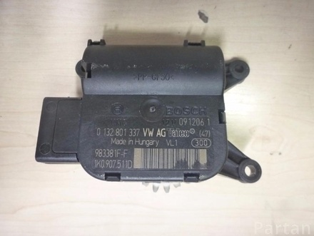 Škoda 1K0 907 511 D / 1K0907511D OCTAVIAII (1Z3) 2006 Adjustment motor for regulating flap