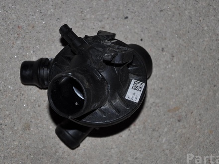 BMW 760115901 5 (F10) 2013 Boîtier du thermostat