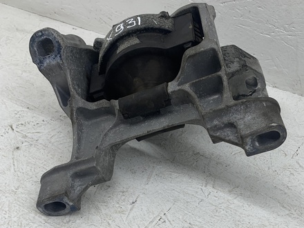 Mazda ENGINE MOUNT BRACKET / ENGINEMOUNTBRACKET 3 (BM) 2018 Скоба